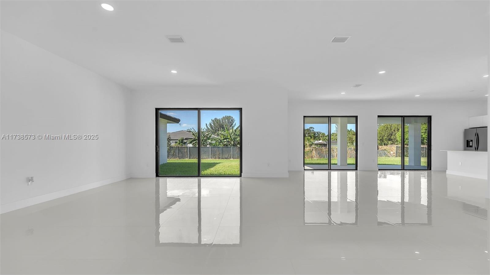 GRIFFING SILVER PALM - Residential