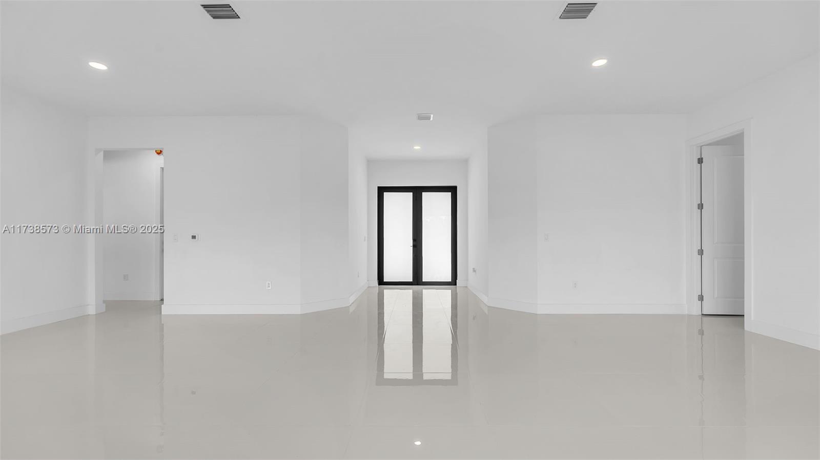 GRIFFING SILVER PALM - Residential