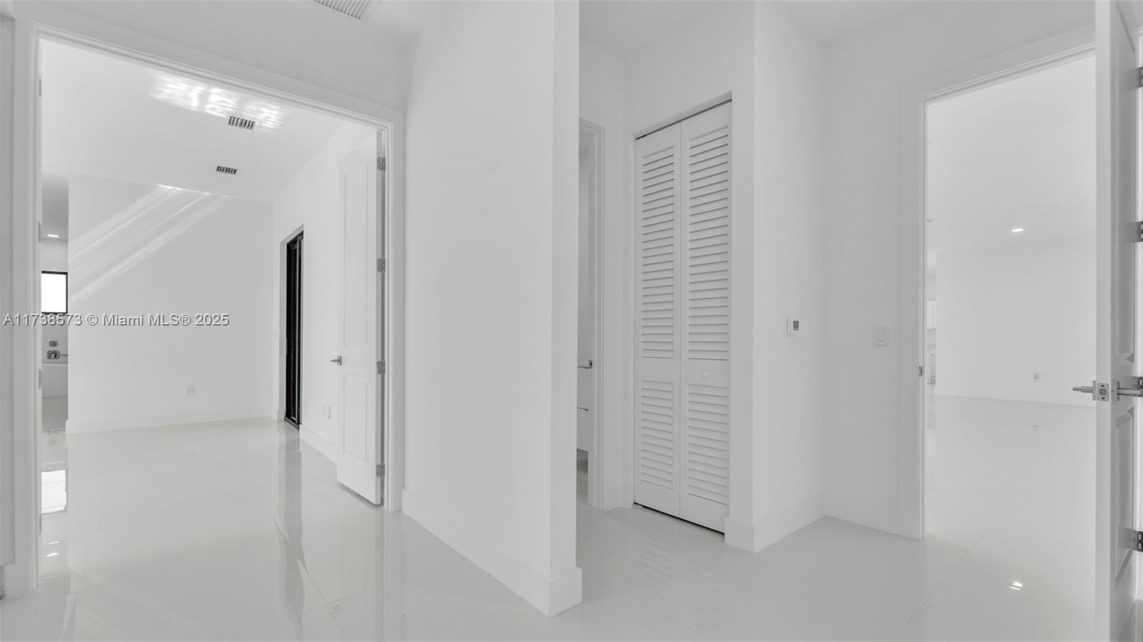 GRIFFING SILVER PALM - Residential