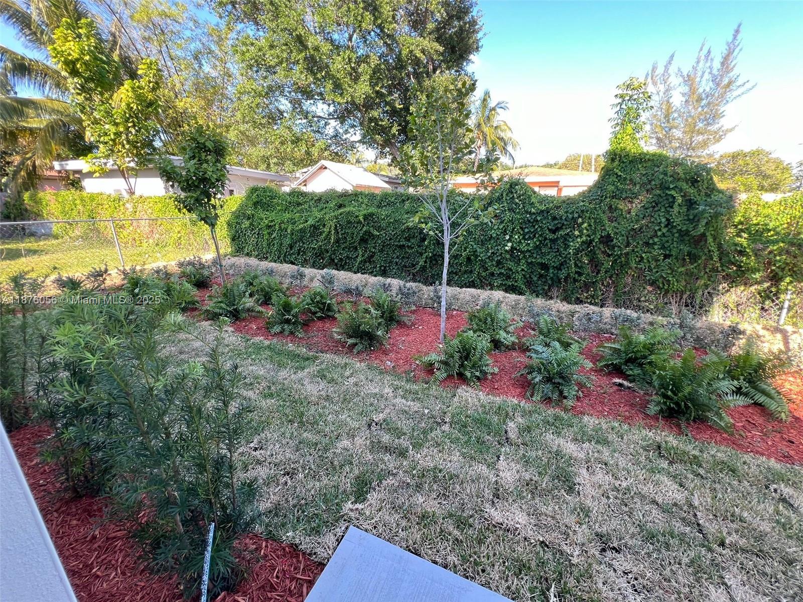 NO MIAMI EST SEC 3 - Residential Lease