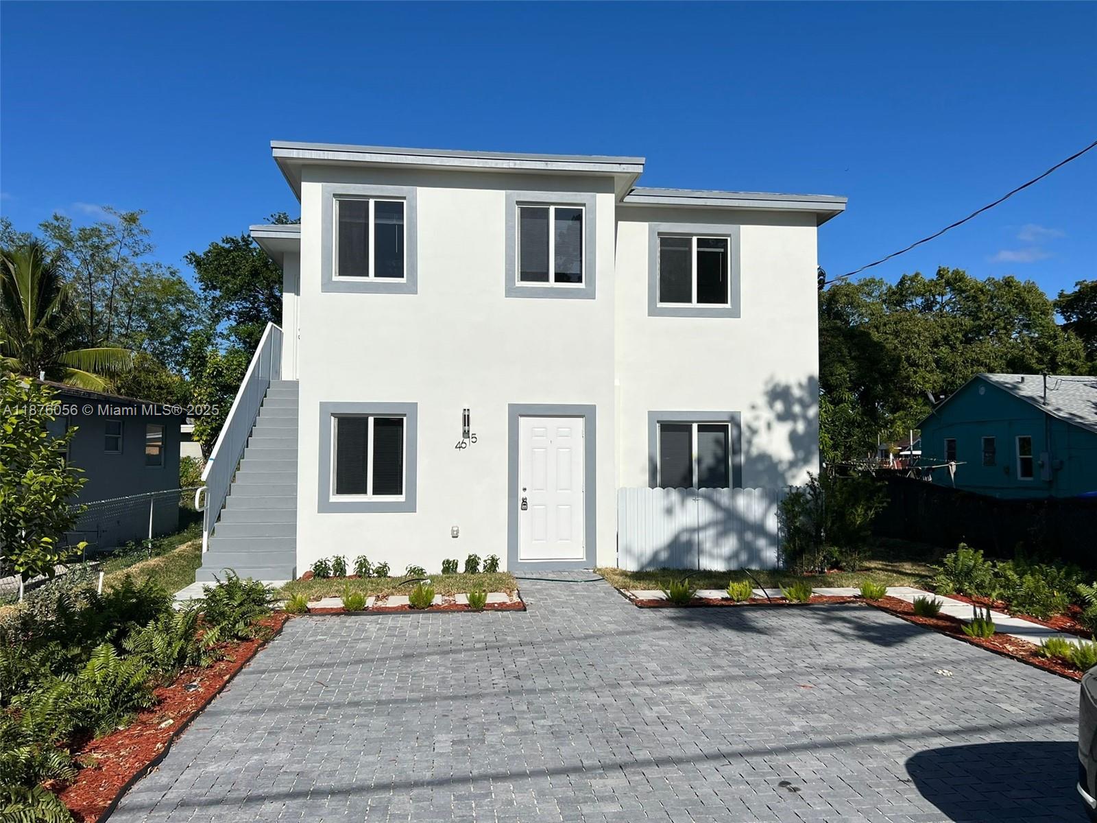 Brand New 4 bed 2 bath, near Schools, I95 and Downtown Miami. Large apartment, comfortable. Second Floor gives privacy.