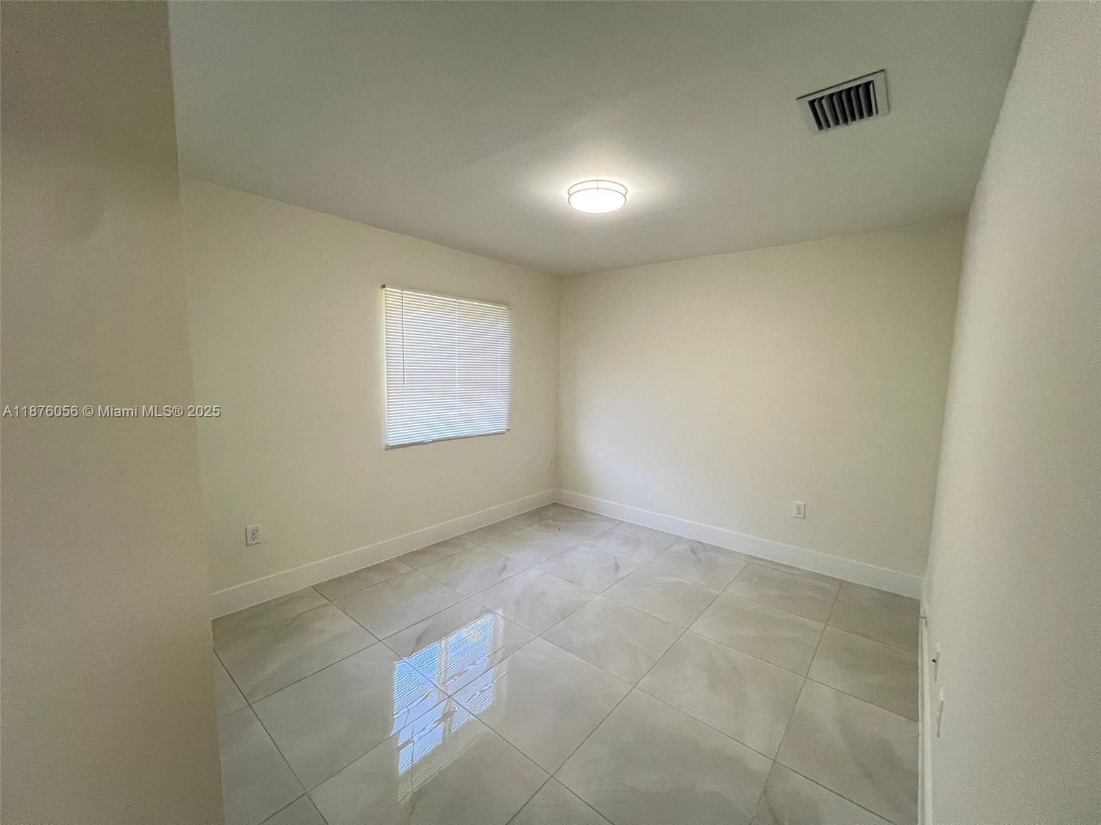 NO MIAMI EST SEC 3 - Residential Lease