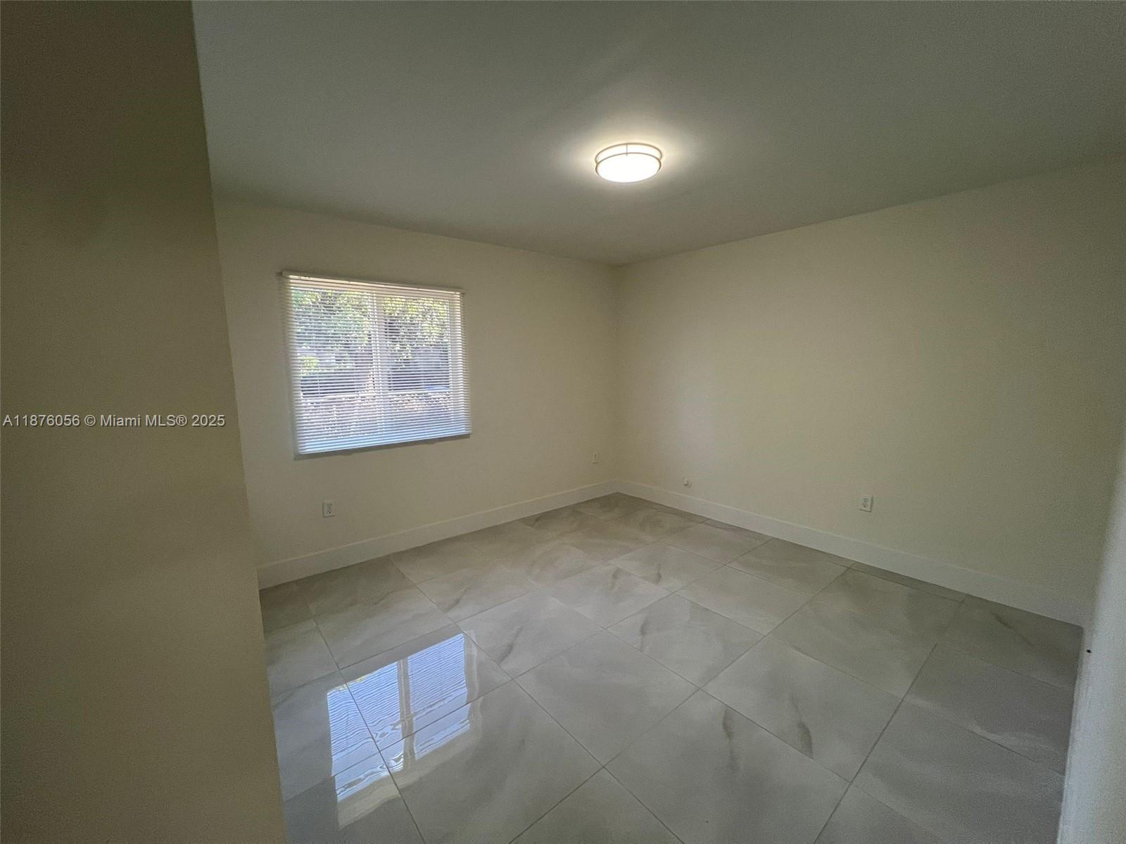 NO MIAMI EST SEC 3 - Residential Lease