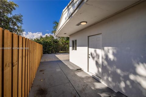 2729 SW 18th St 2 Miami FL 33145