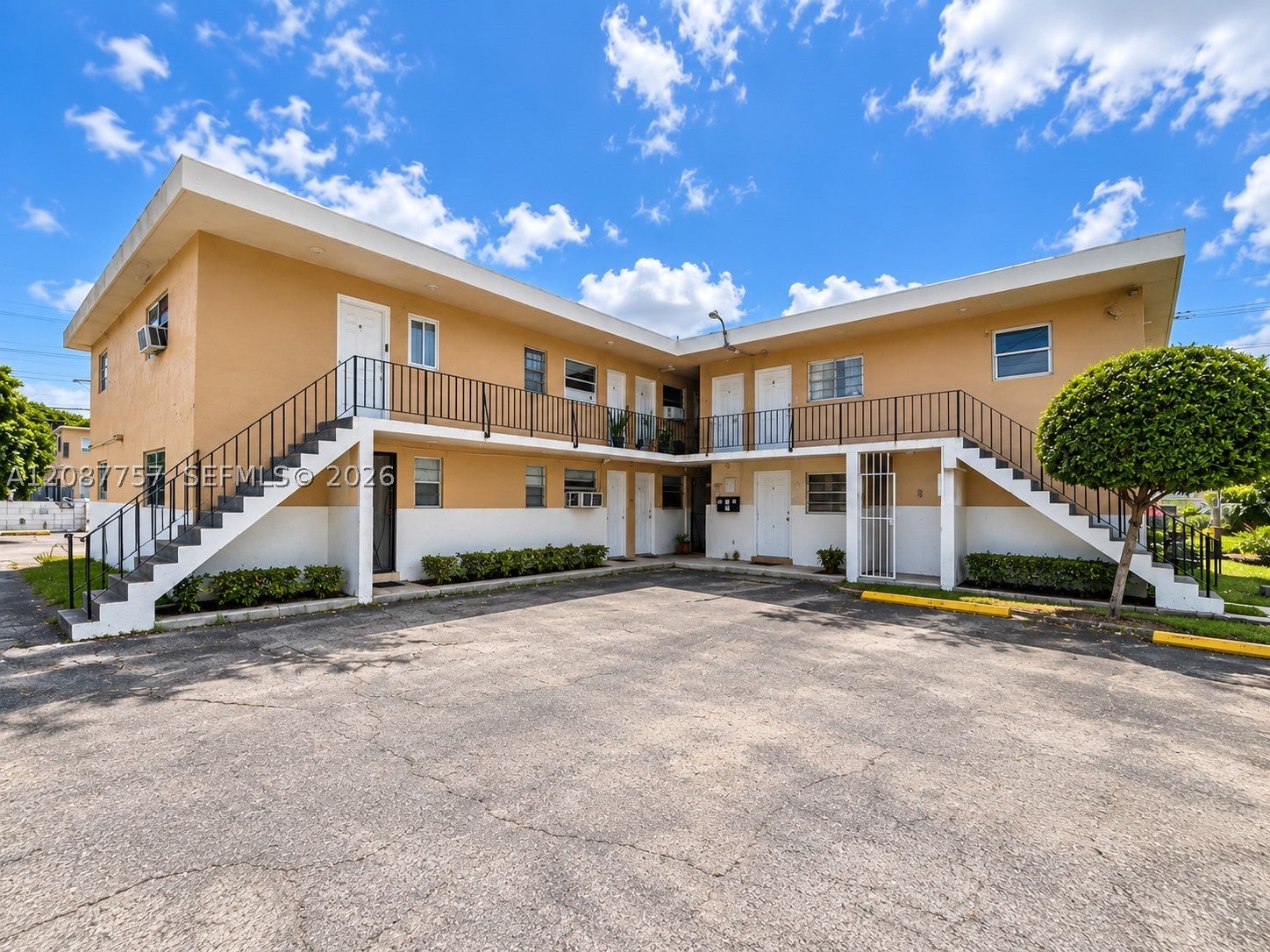 1880 NW 36th St