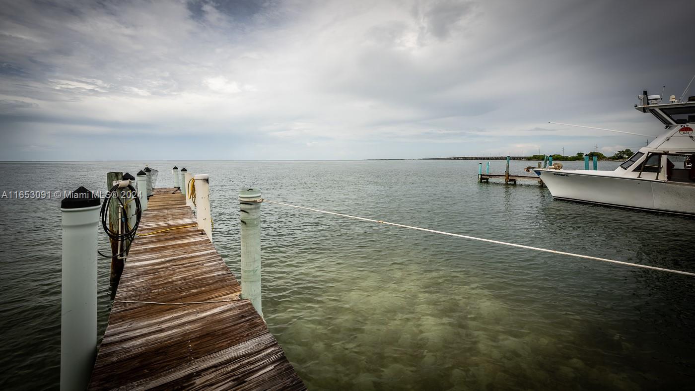 CONCH KEY - Commercial Sale