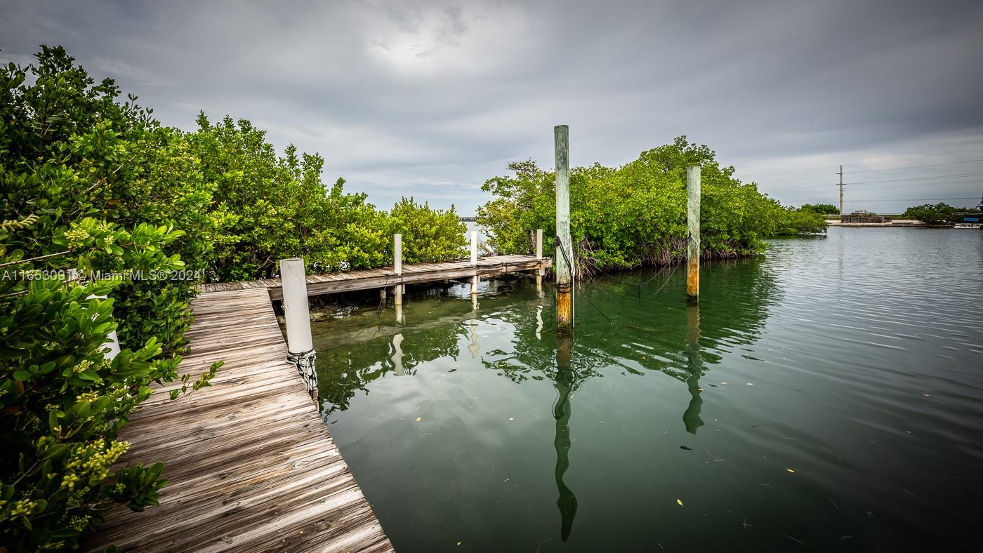 CONCH KEY - Commercial Sale