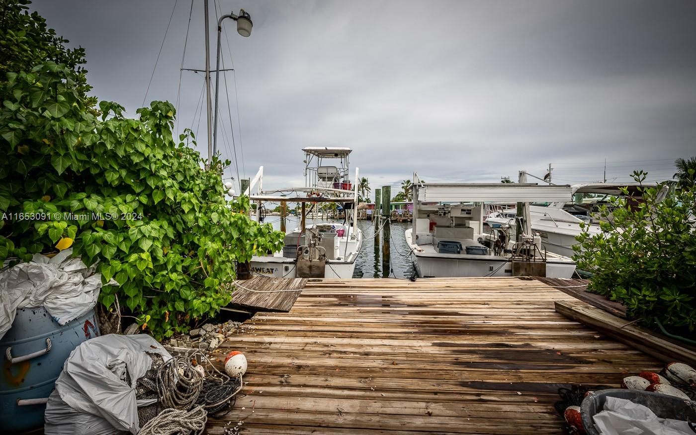 CONCH KEY - Commercial Sale