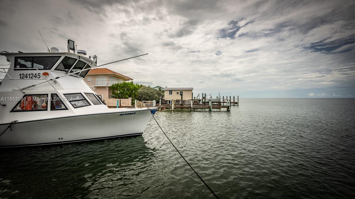 CONCH KEY - Commercial Sale