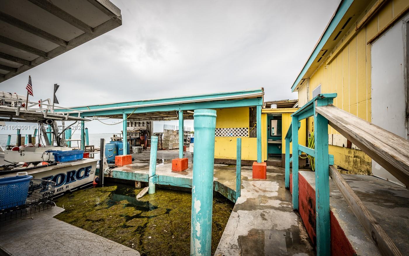 CONCH KEY - Commercial Sale