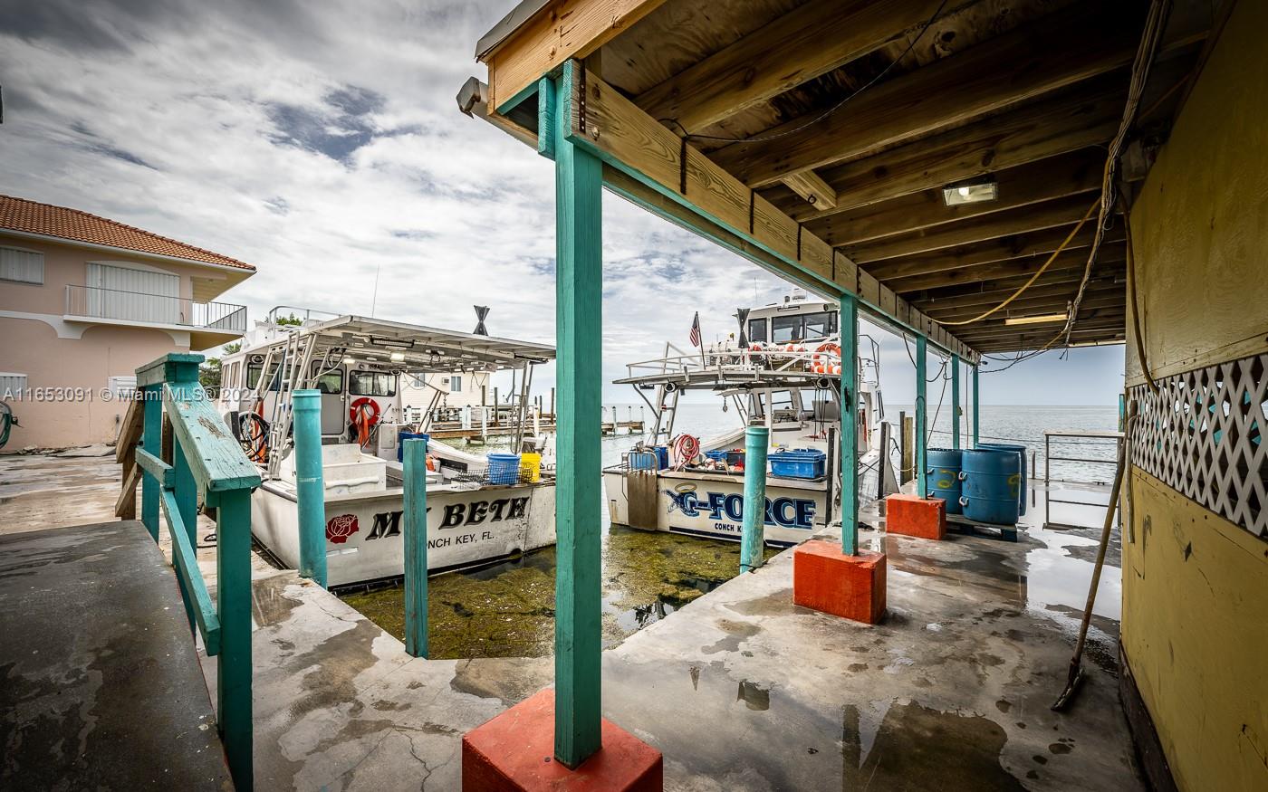 CONCH KEY - Commercial Sale