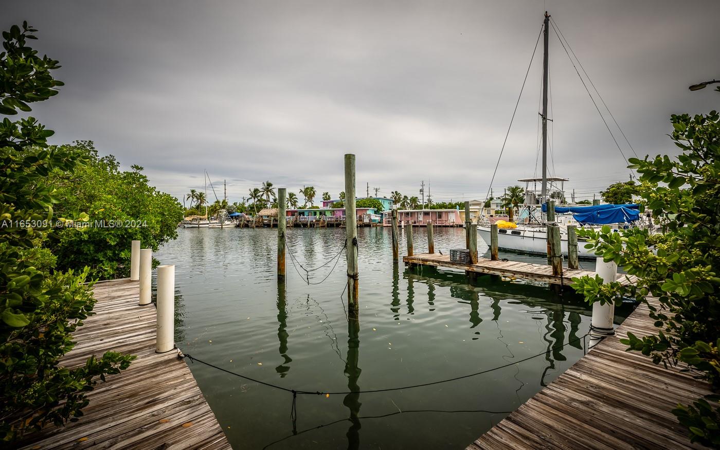 CONCH KEY - Commercial Sale