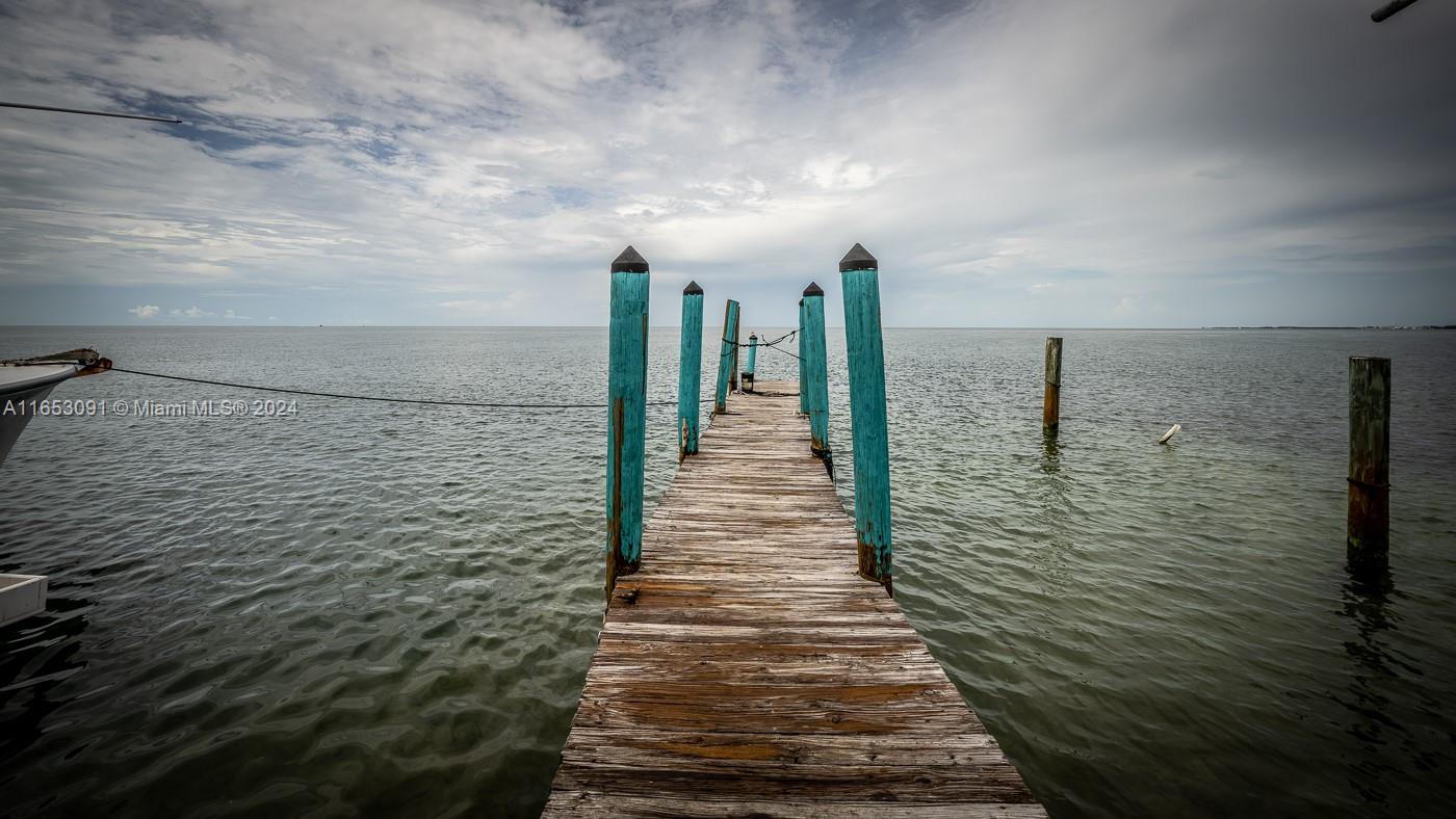CONCH KEY - Commercial Sale