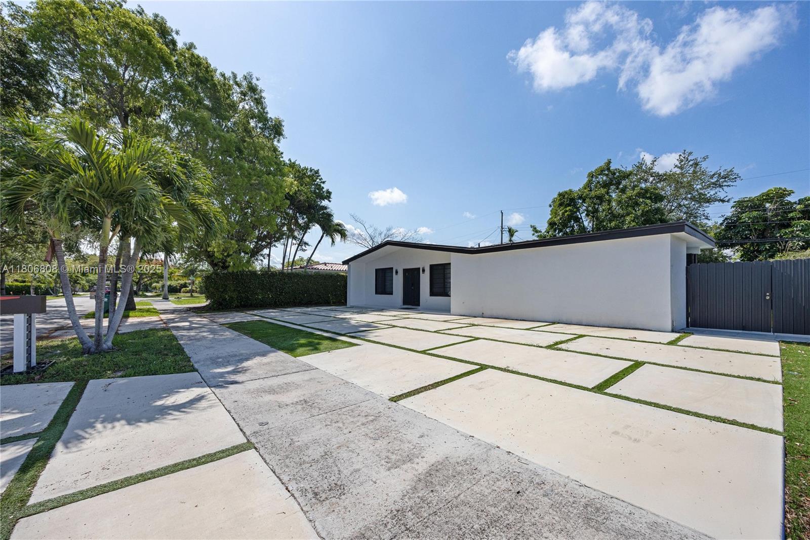 9240 SW 57th Ter