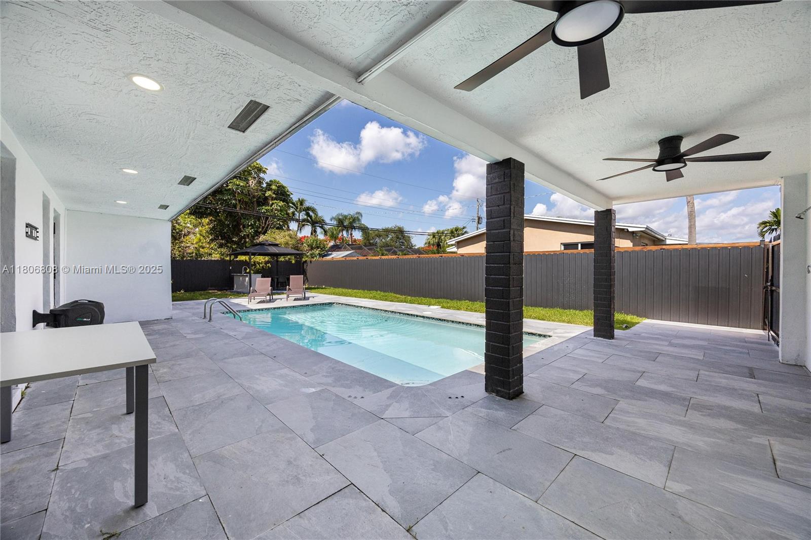 9240 SW 57th Ter