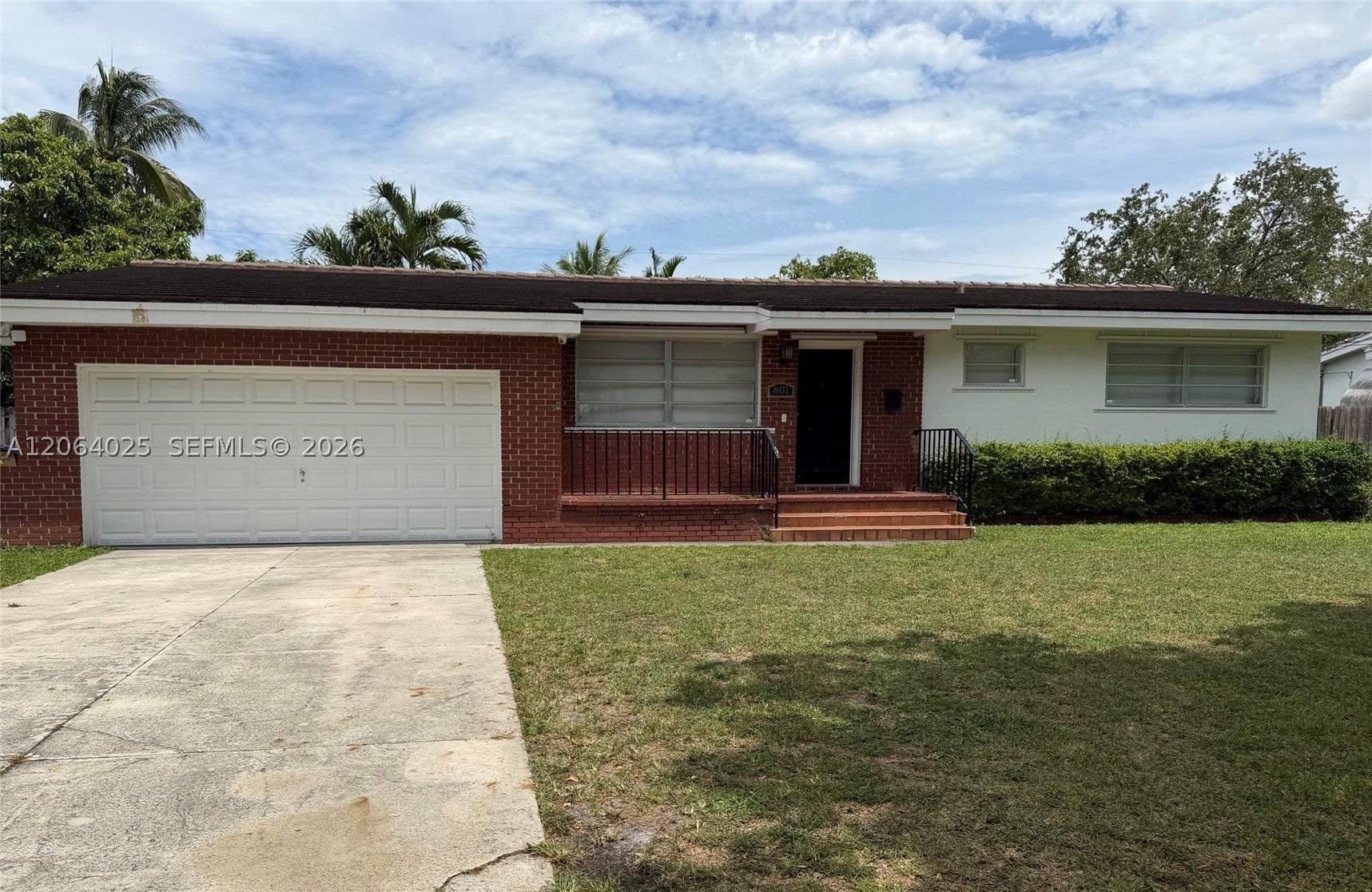 801 Albatross St - Image 1