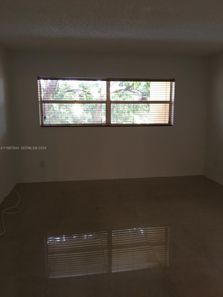 THE BEACH CLUB FONTAINEBL - Residential Lease