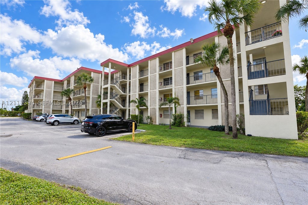 Photo of 3099 NW 48th Ave #260, Lauderdale Lakes, FL 33313 (MLS # A12111394)