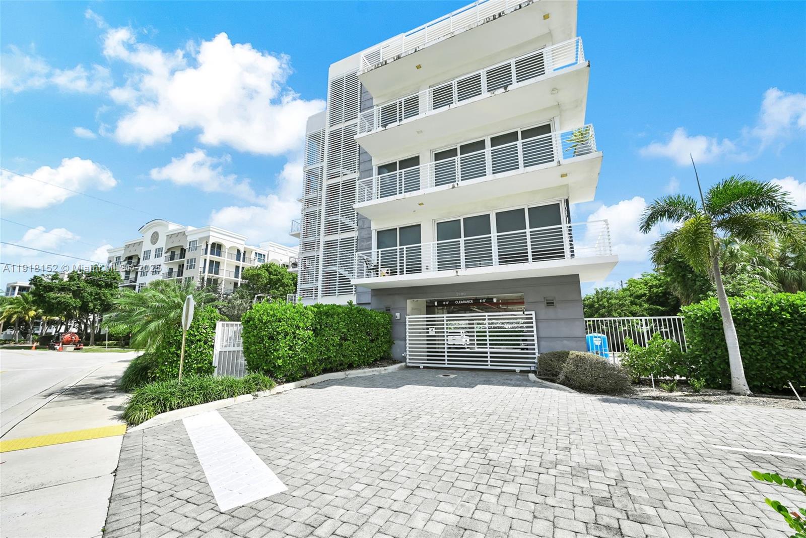 1900 DB AT DEERFIELD BEAC - Residential Lease