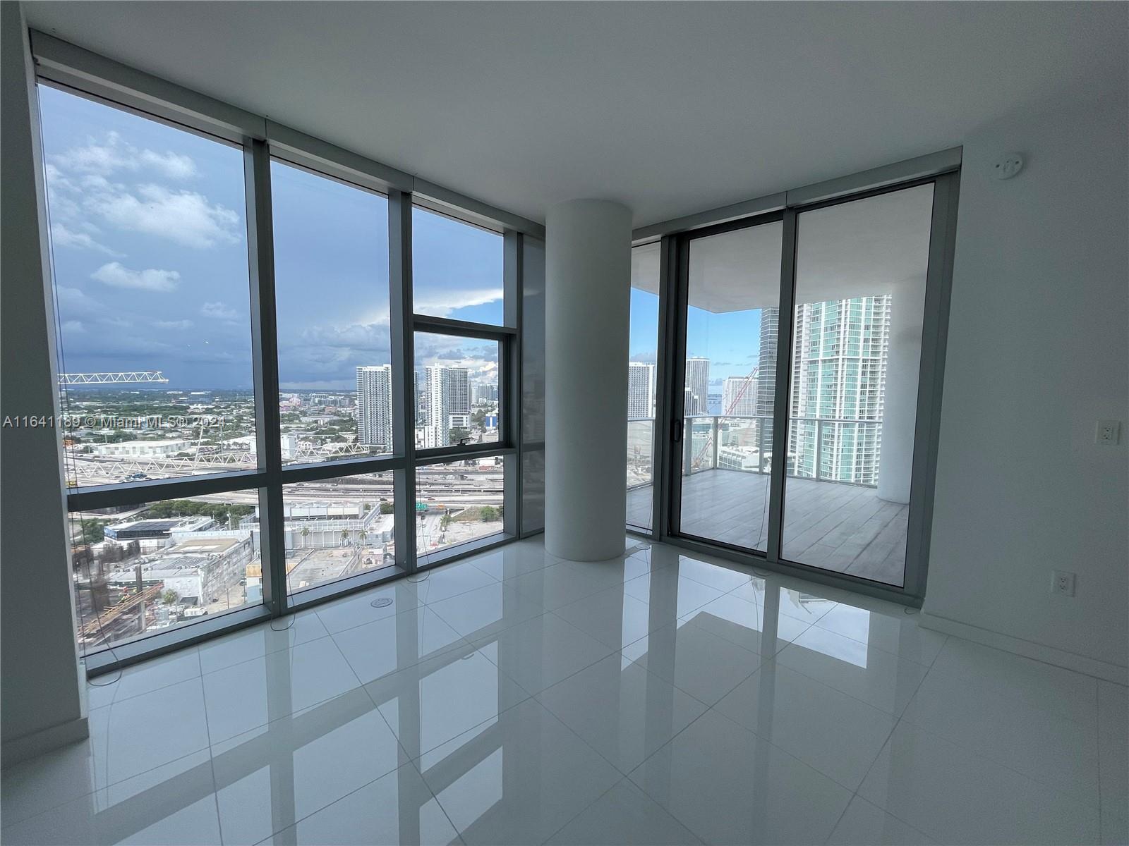 PARAMOUNT MIAMI WORLDCENT - Residential