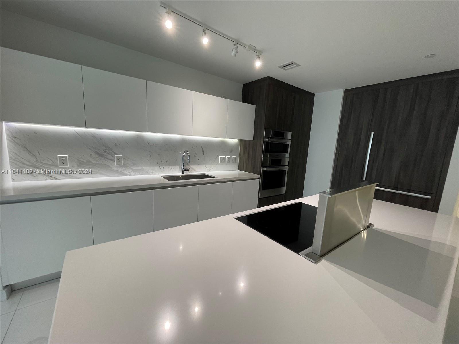 PARAMOUNT MIAMI WORLDCENT - Residential