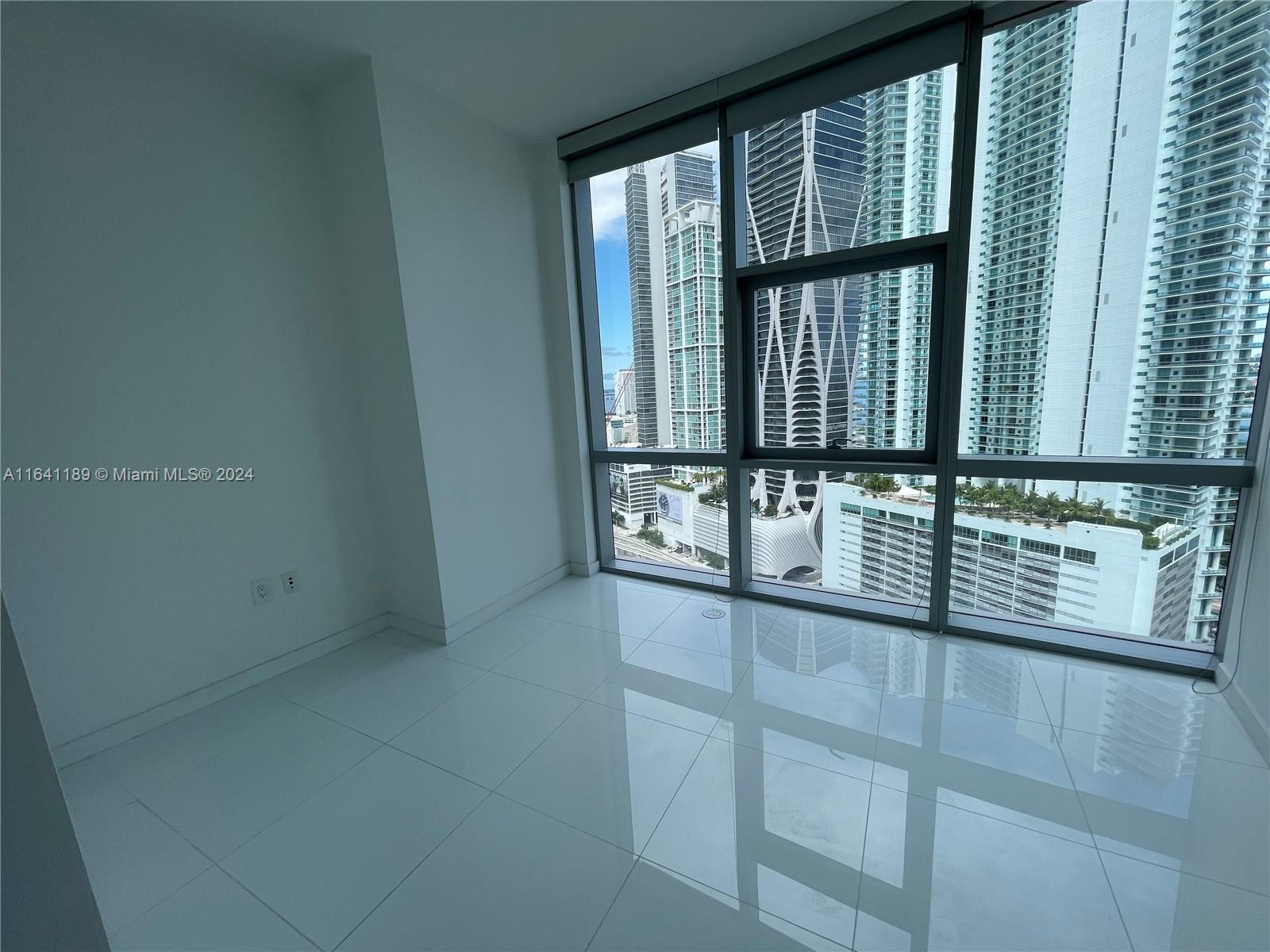 PARAMOUNT MIAMI WORLDCENT - Residential