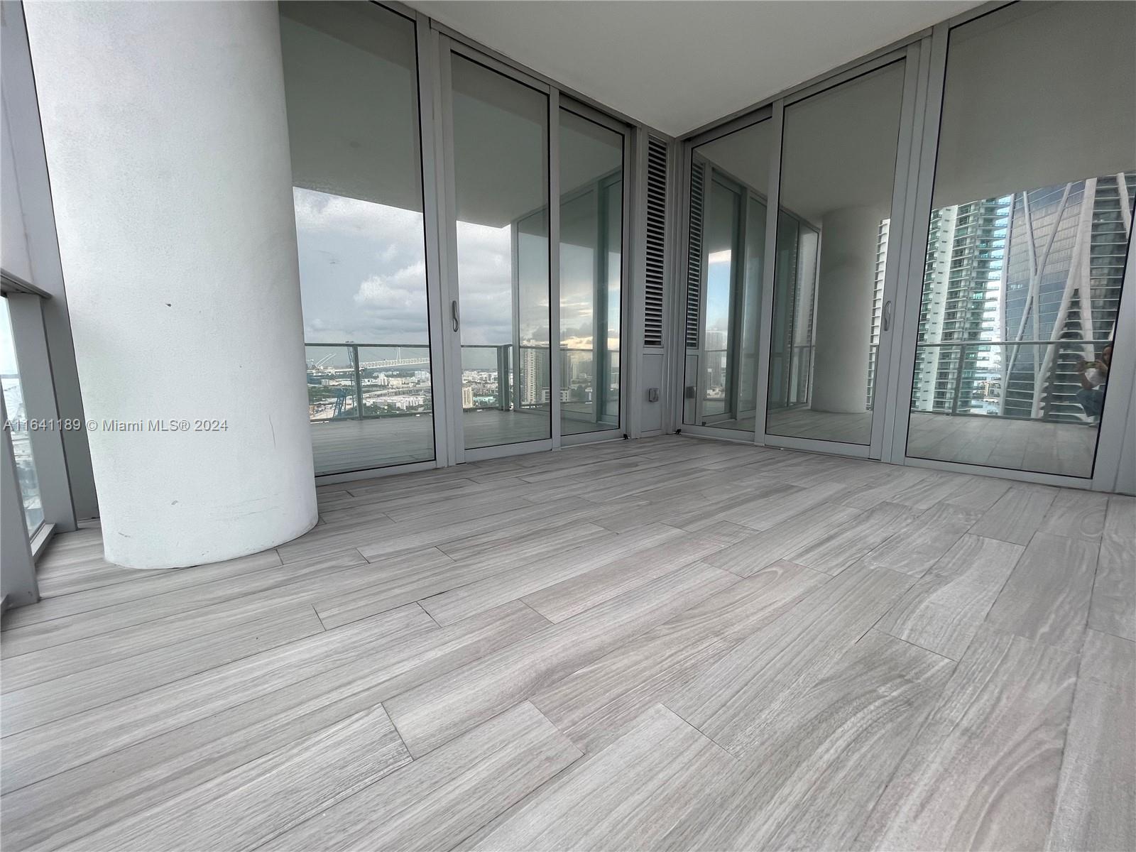 PARAMOUNT MIAMI WORLDCENT - Residential