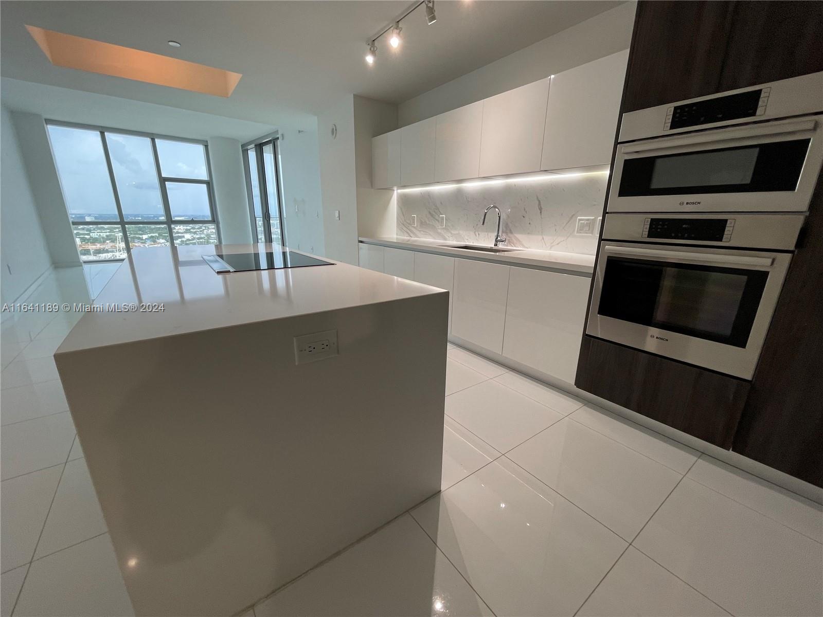 PARAMOUNT MIAMI WORLDCENT - Residential