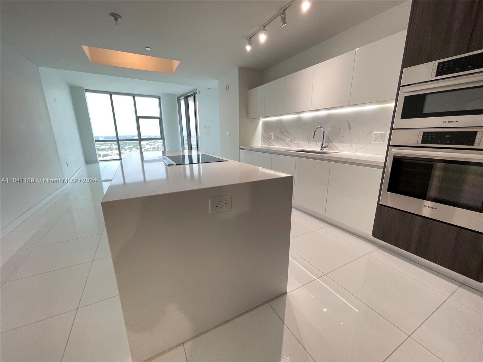 PARAMOUNT MIAMI WORLDCENT - Residential