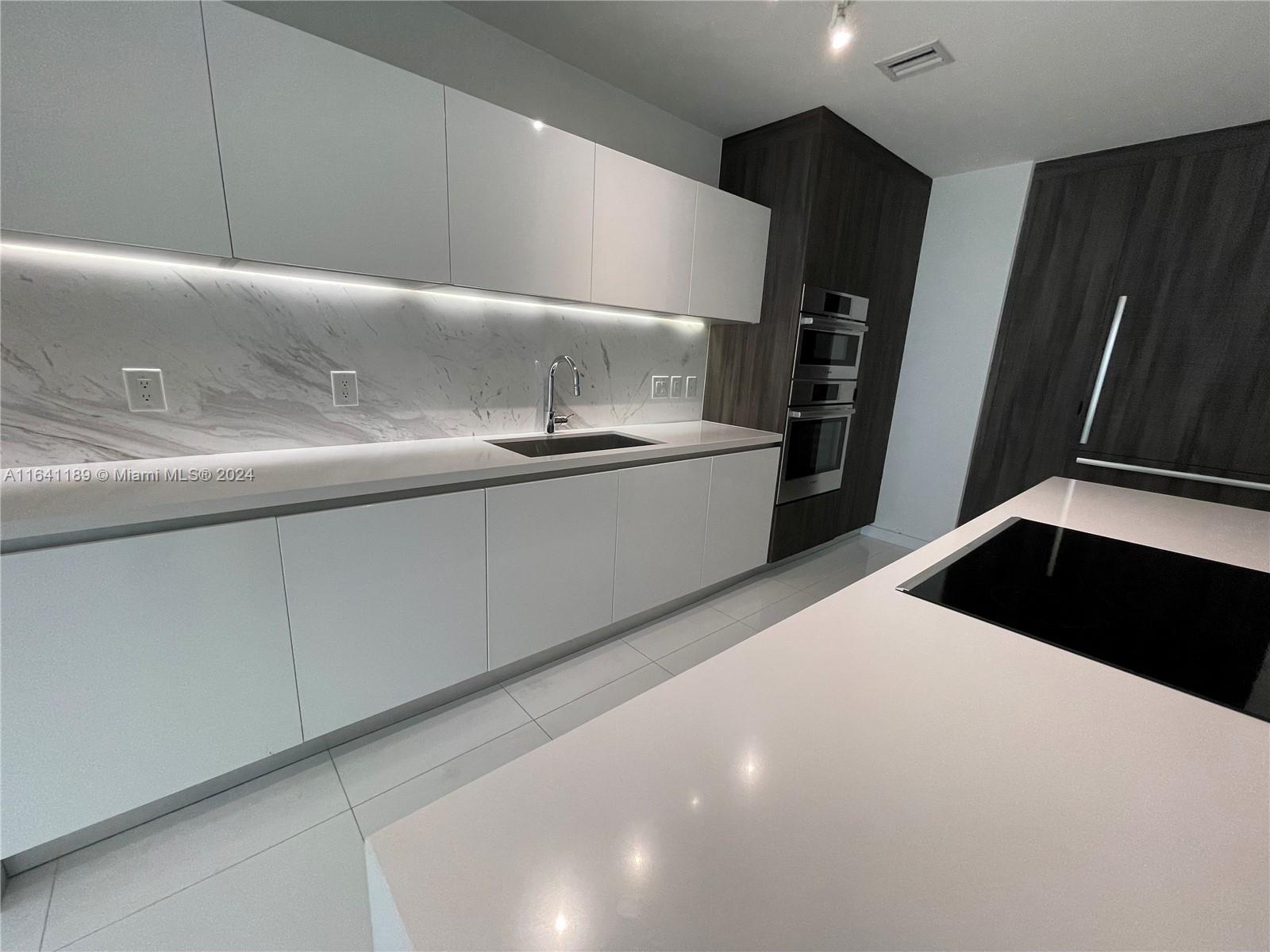 PARAMOUNT MIAMI WORLDCENT - Residential