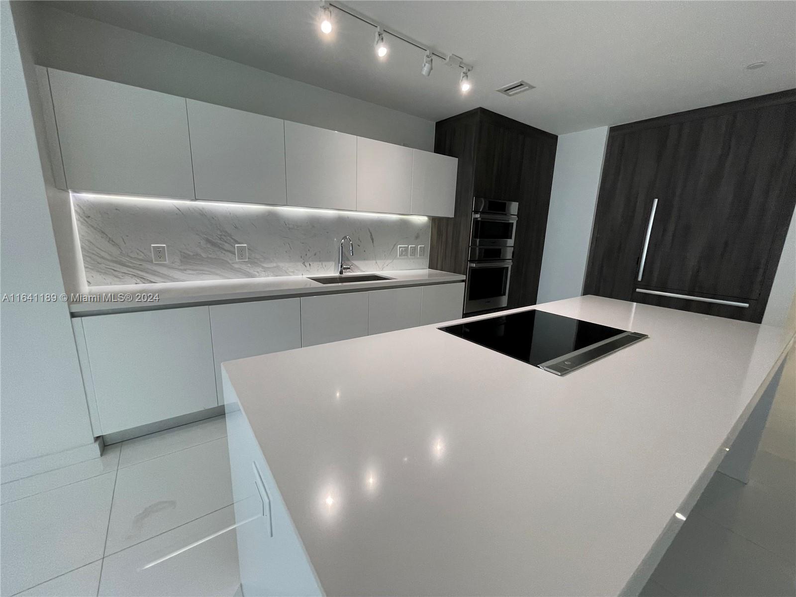 PARAMOUNT MIAMI WORLDCENT - Residential