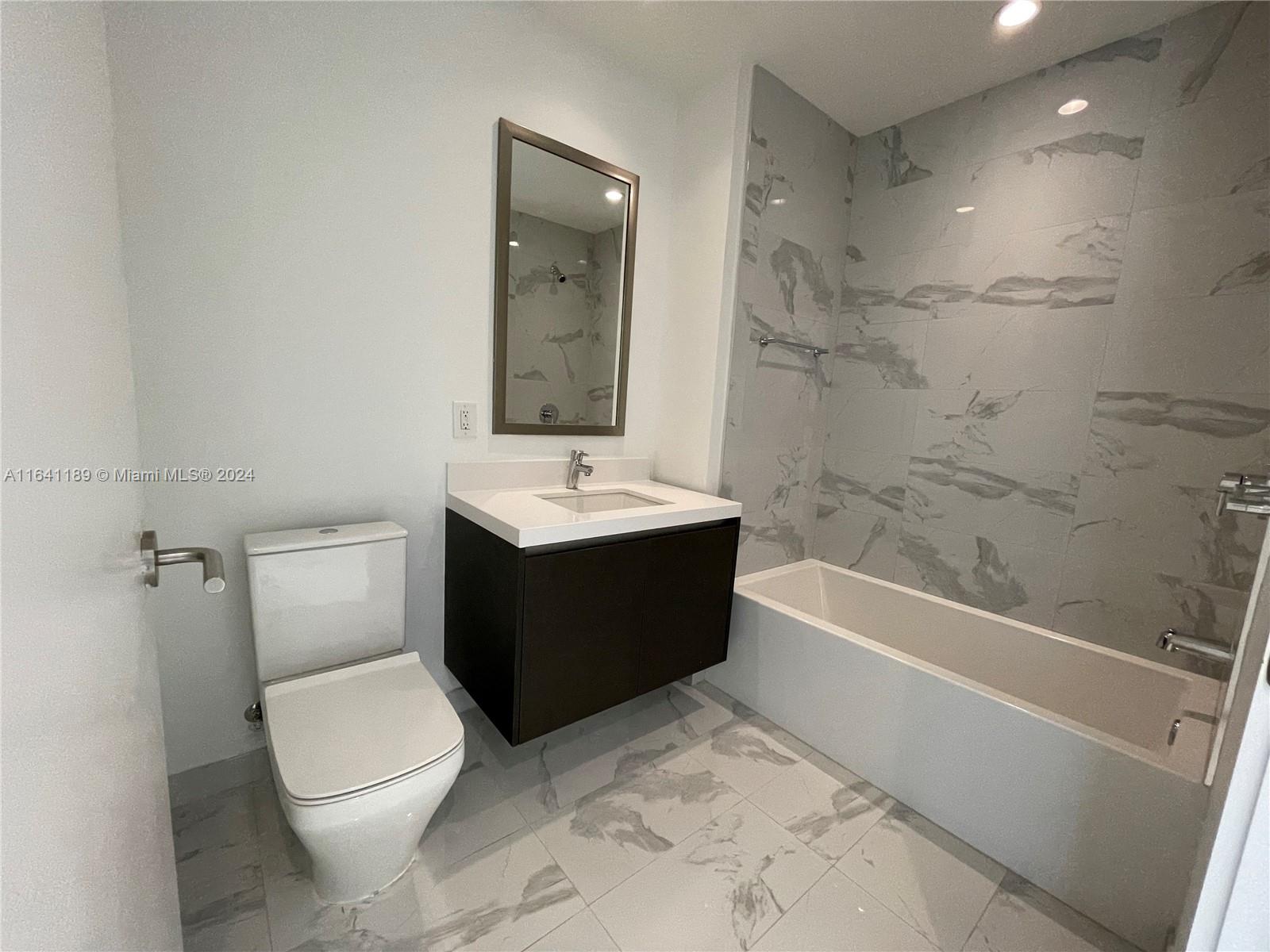 PARAMOUNT MIAMI WORLDCENT - Residential