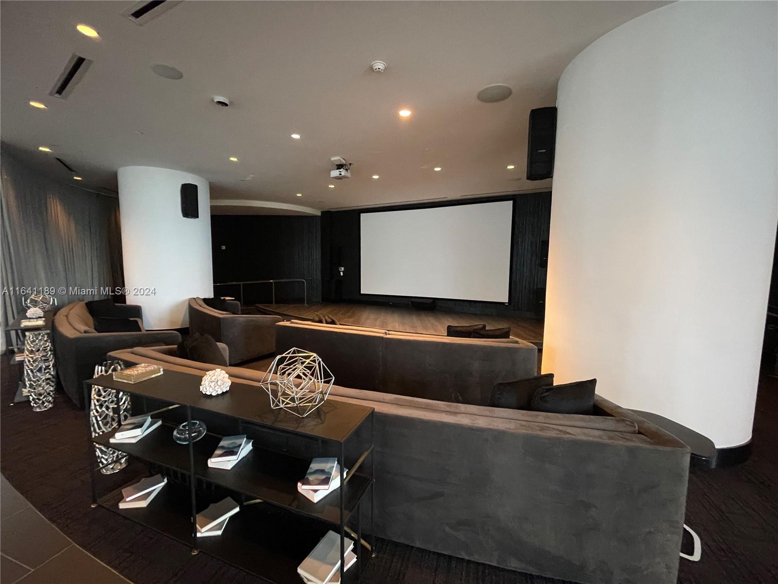 PARAMOUNT MIAMI WORLDCENT - Residential