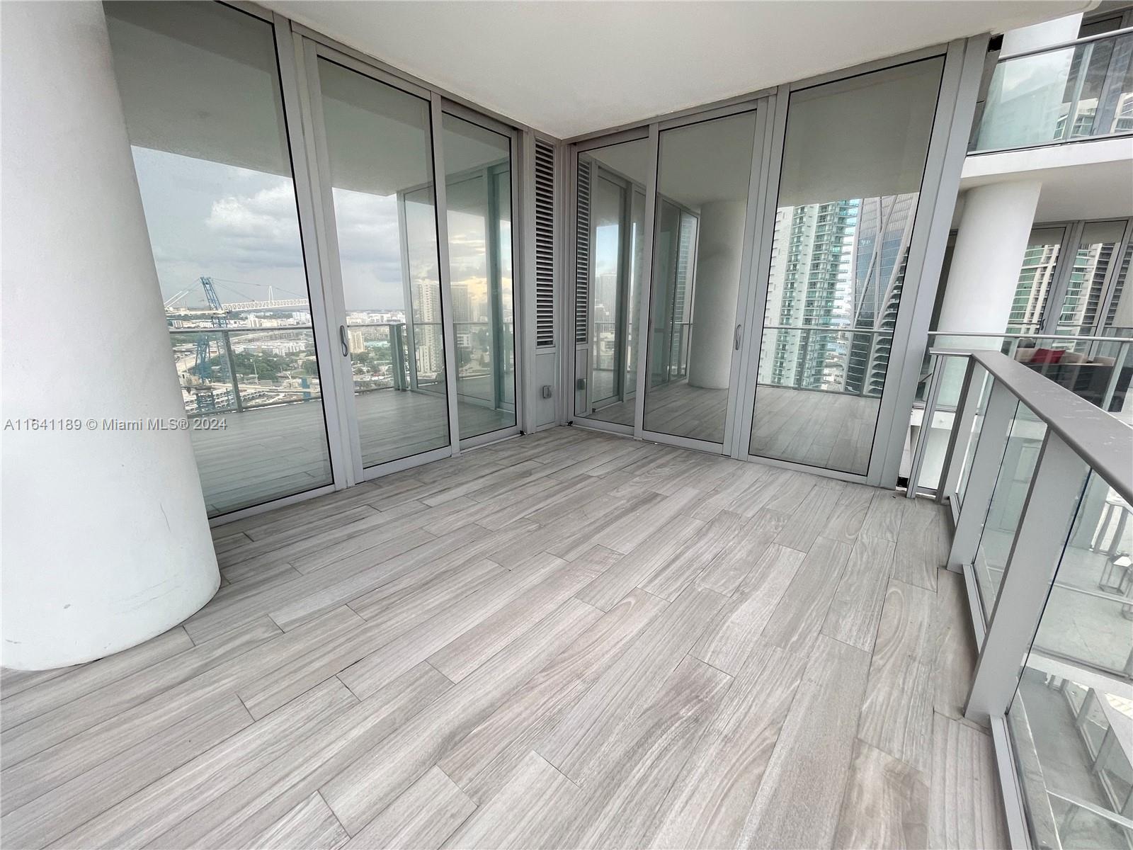 PARAMOUNT MIAMI WORLDCENT - Residential