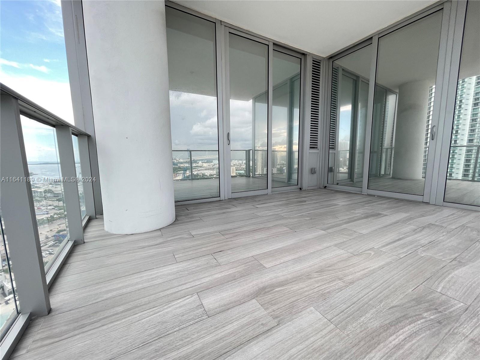 PARAMOUNT MIAMI WORLDCENT - Residential