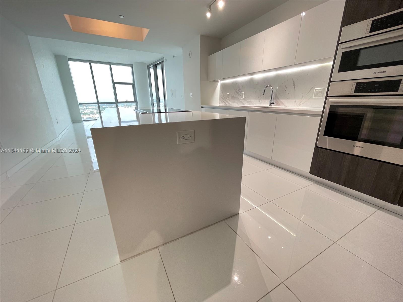 PARAMOUNT MIAMI WORLDCENT - Residential