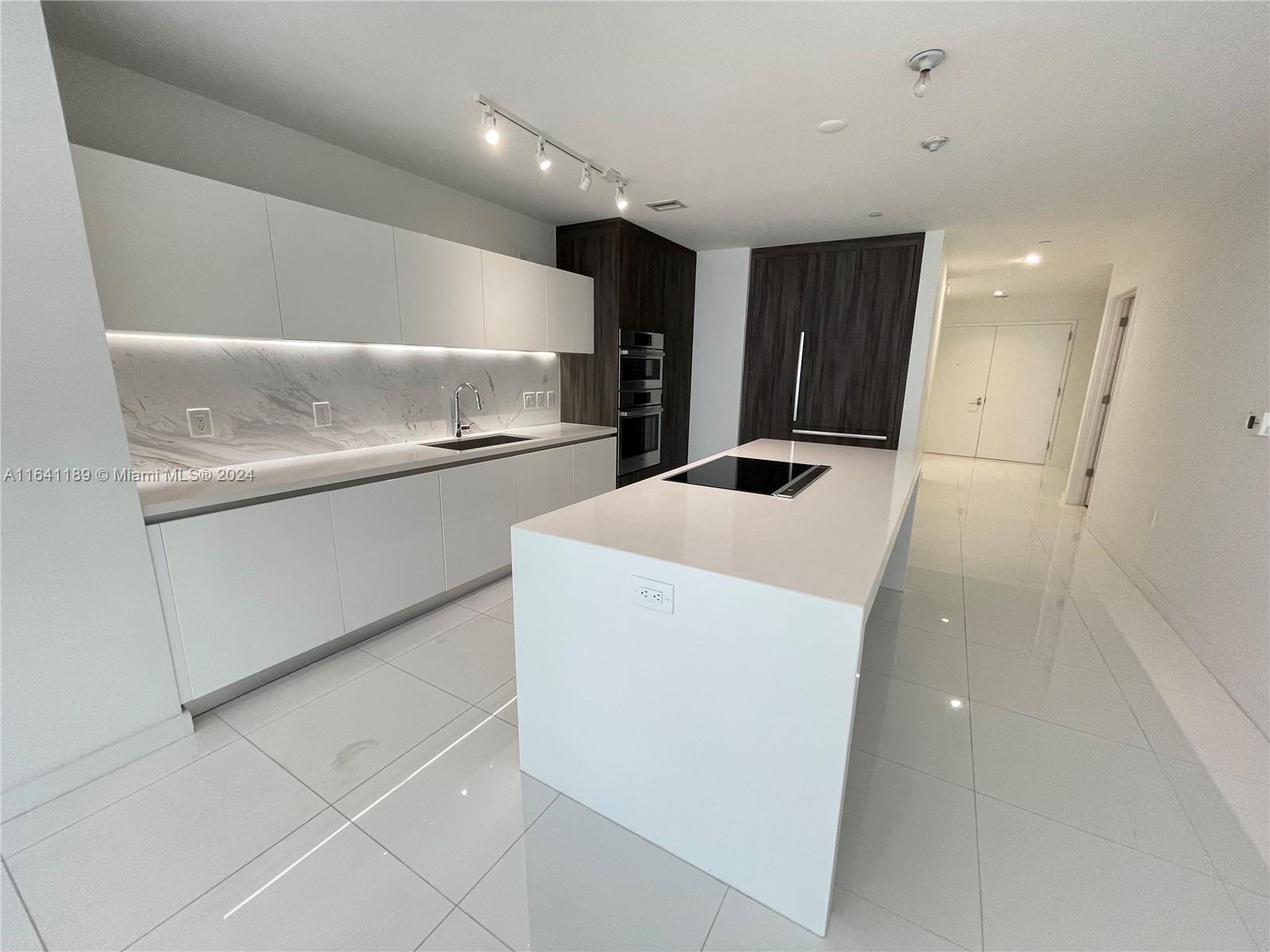 PARAMOUNT MIAMI WORLDCENT - Residential