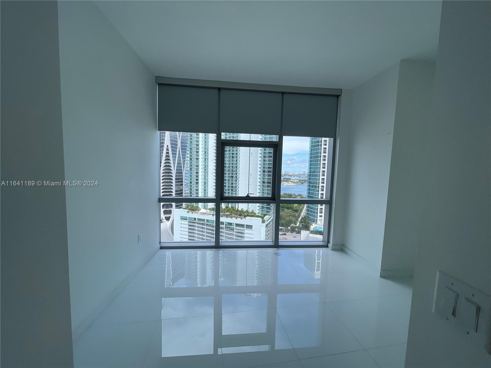 PARAMOUNT MIAMI WORLDCENT - Residential