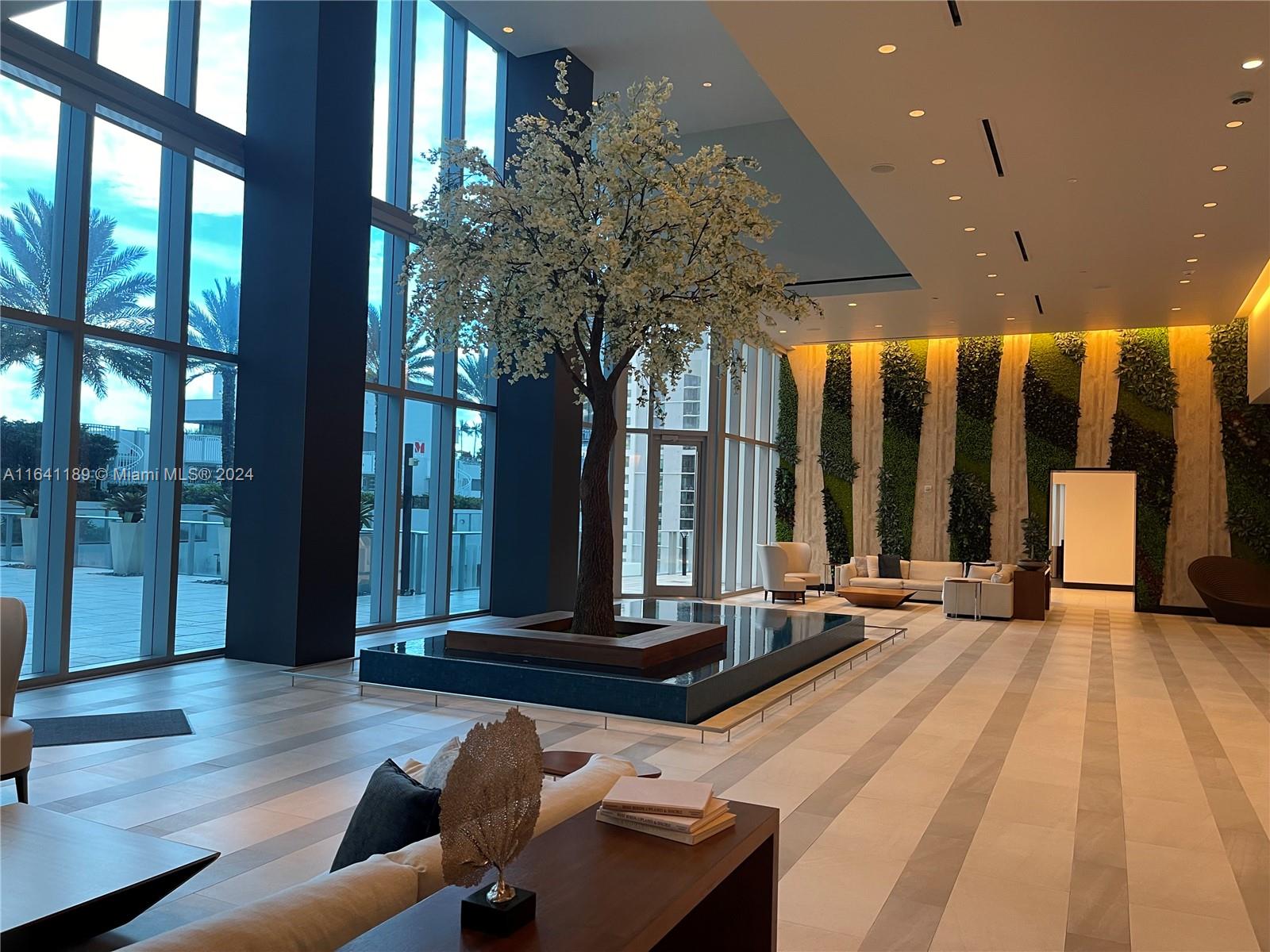 PARAMOUNT MIAMI WORLDCENT - Residential