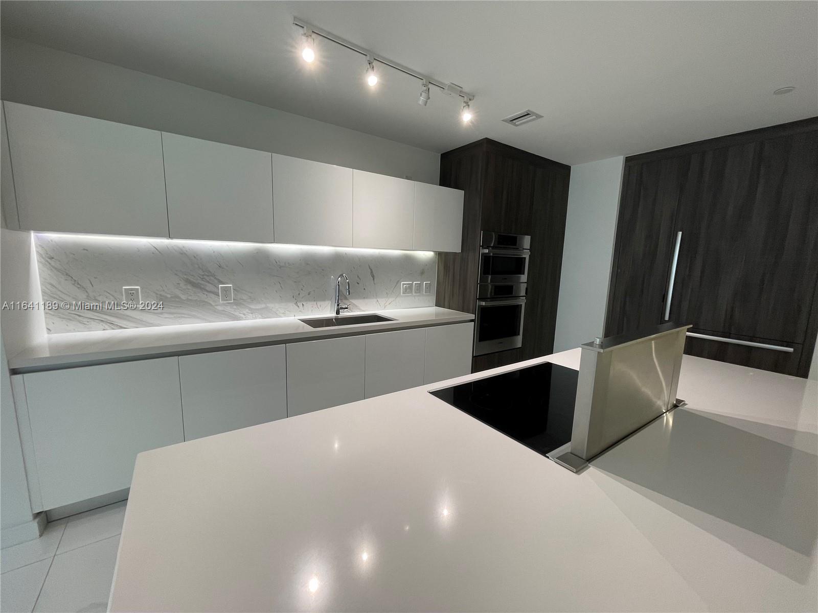 PARAMOUNT MIAMI WORLDCENT - Residential