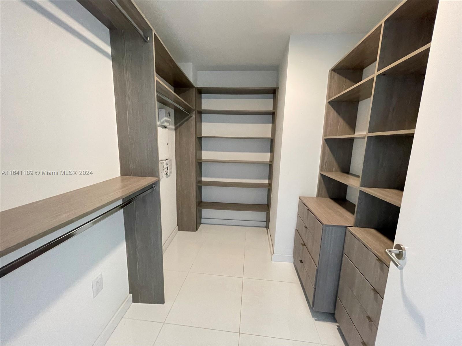 PARAMOUNT MIAMI WORLDCENT - Residential