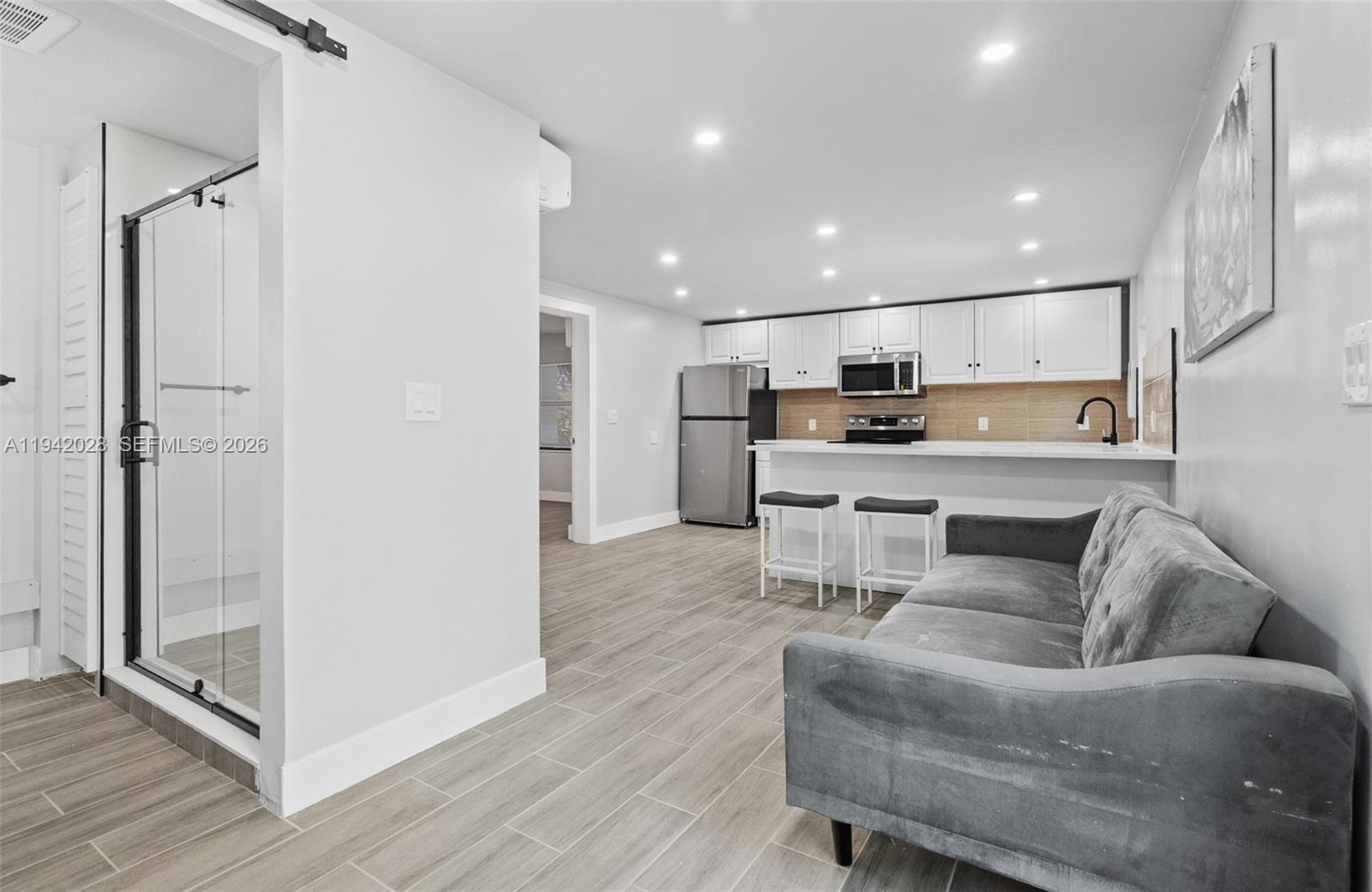 HOLLYWOOD BEACH GARDENS - Residential Income