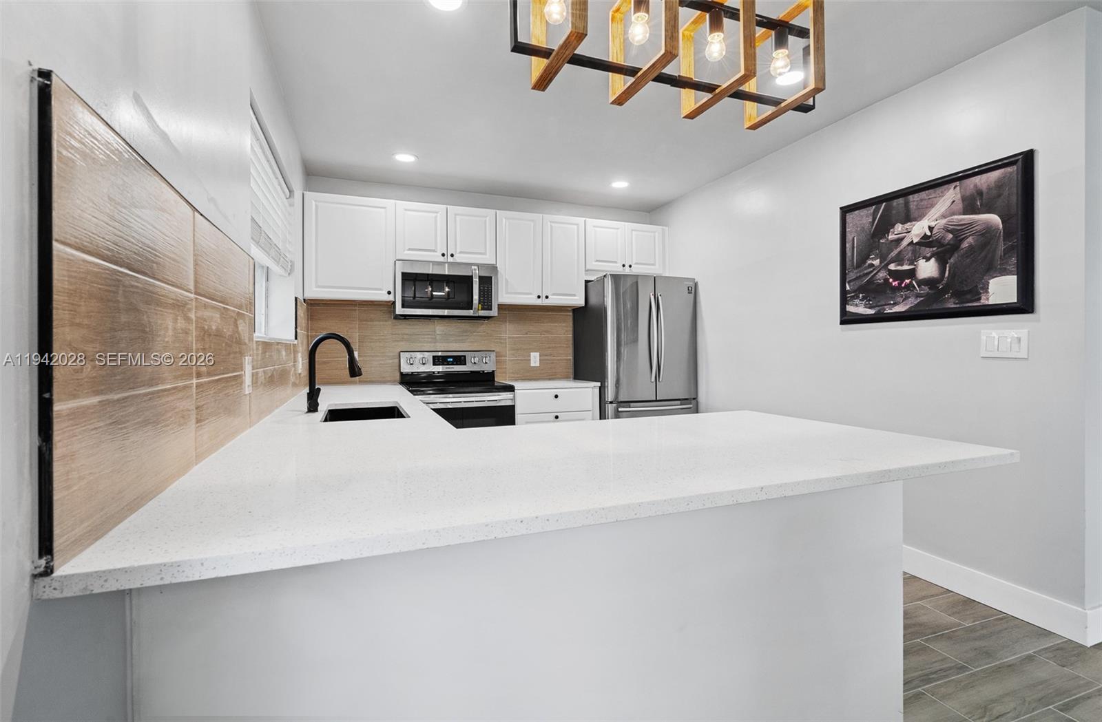 HOLLYWOOD BEACH GARDENS - Residential Income