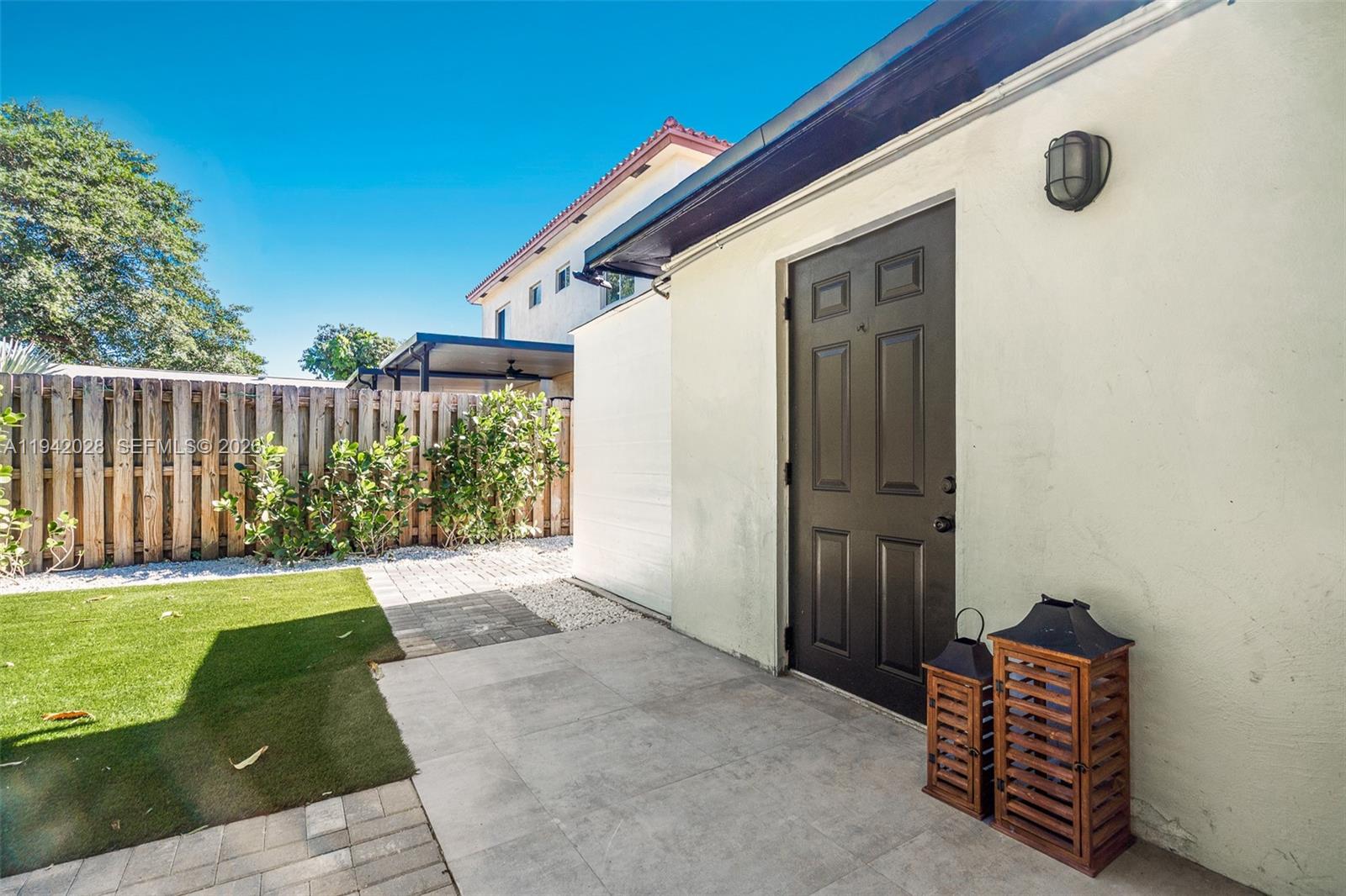 HOLLYWOOD BEACH GARDENS - Residential Income