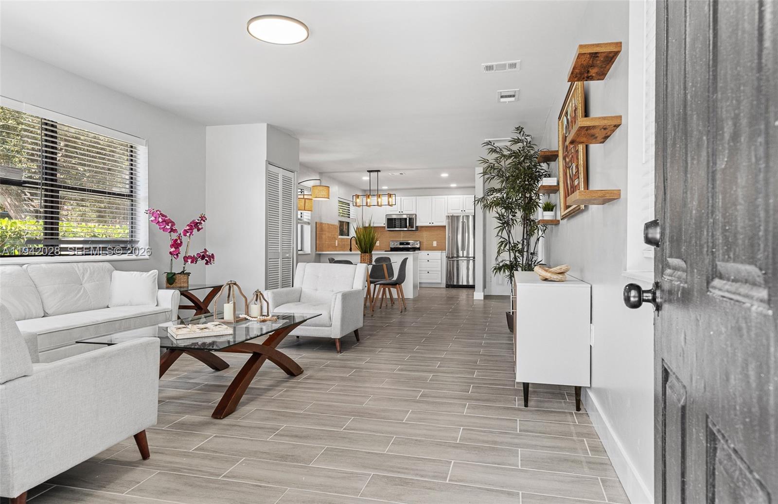 5647 Lincoln St #1-2