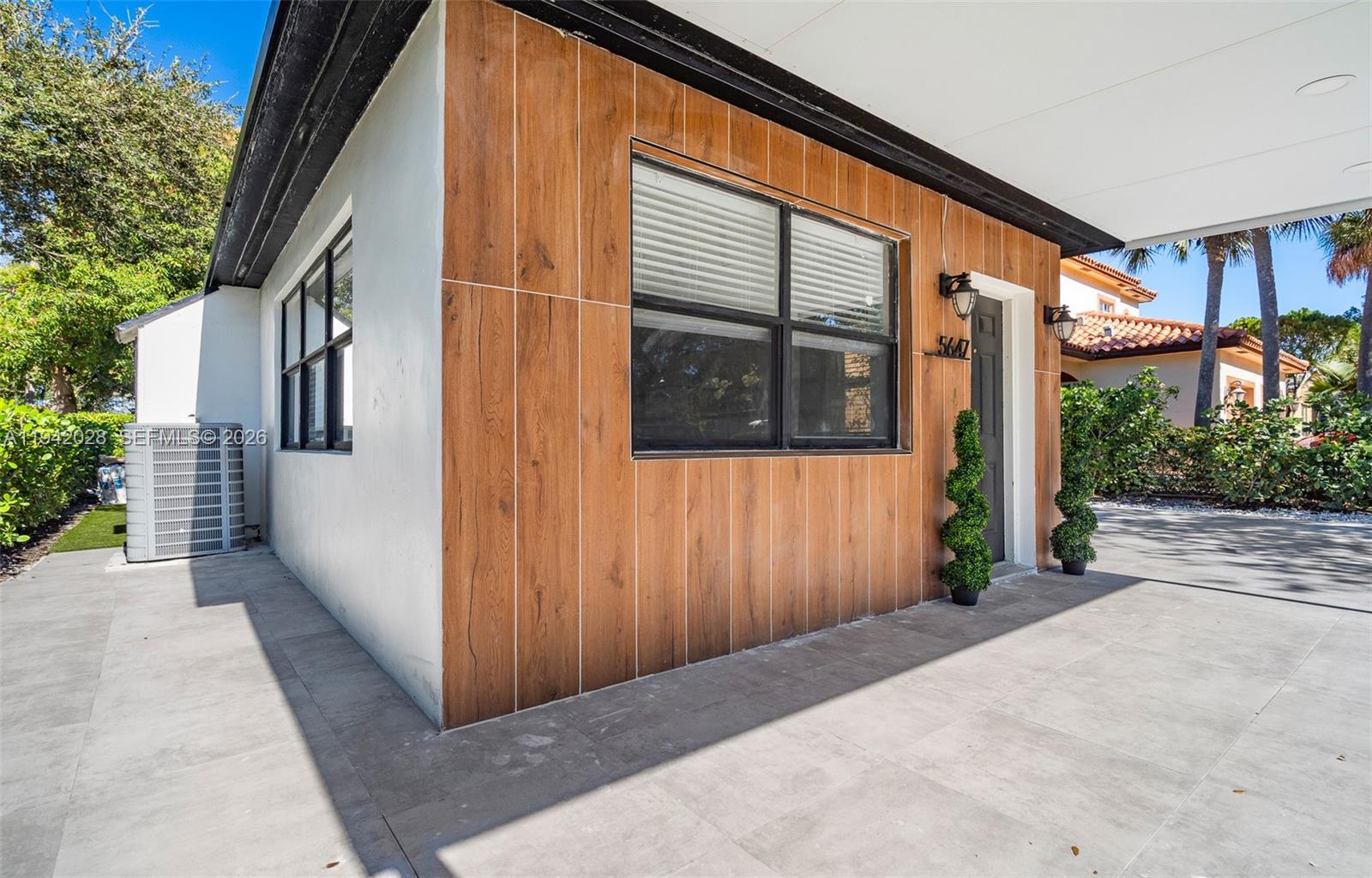 HOLLYWOOD BEACH GARDENS - Residential Income