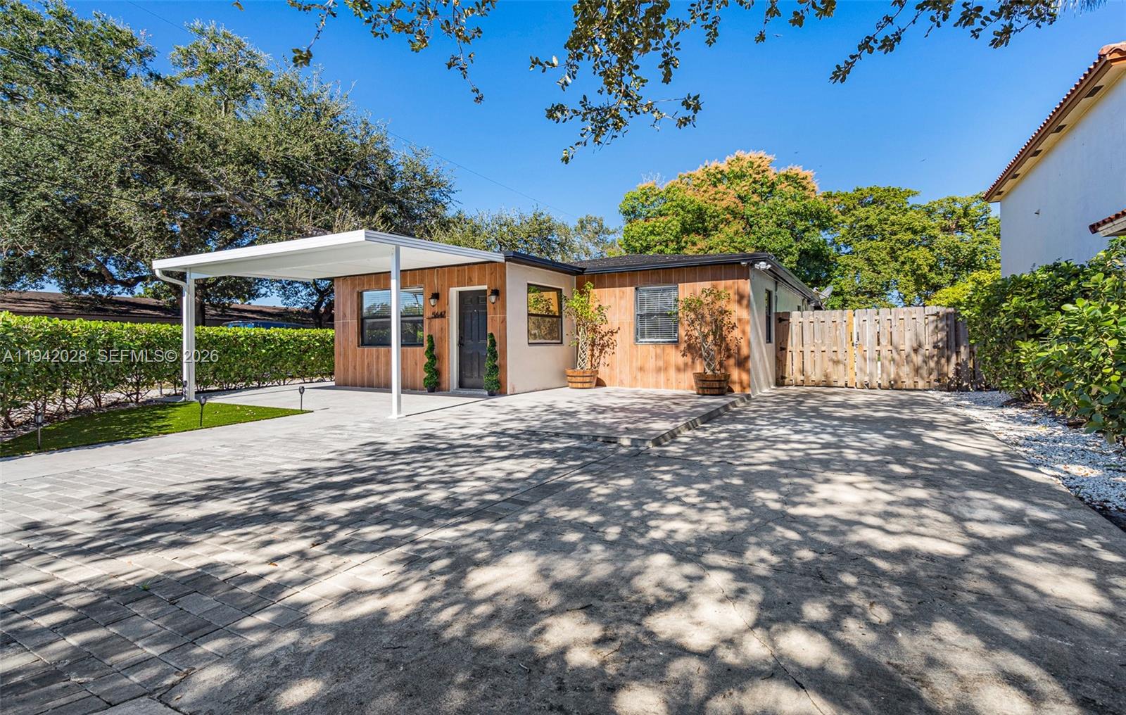 HOLLYWOOD BEACH GARDENS - Residential Income