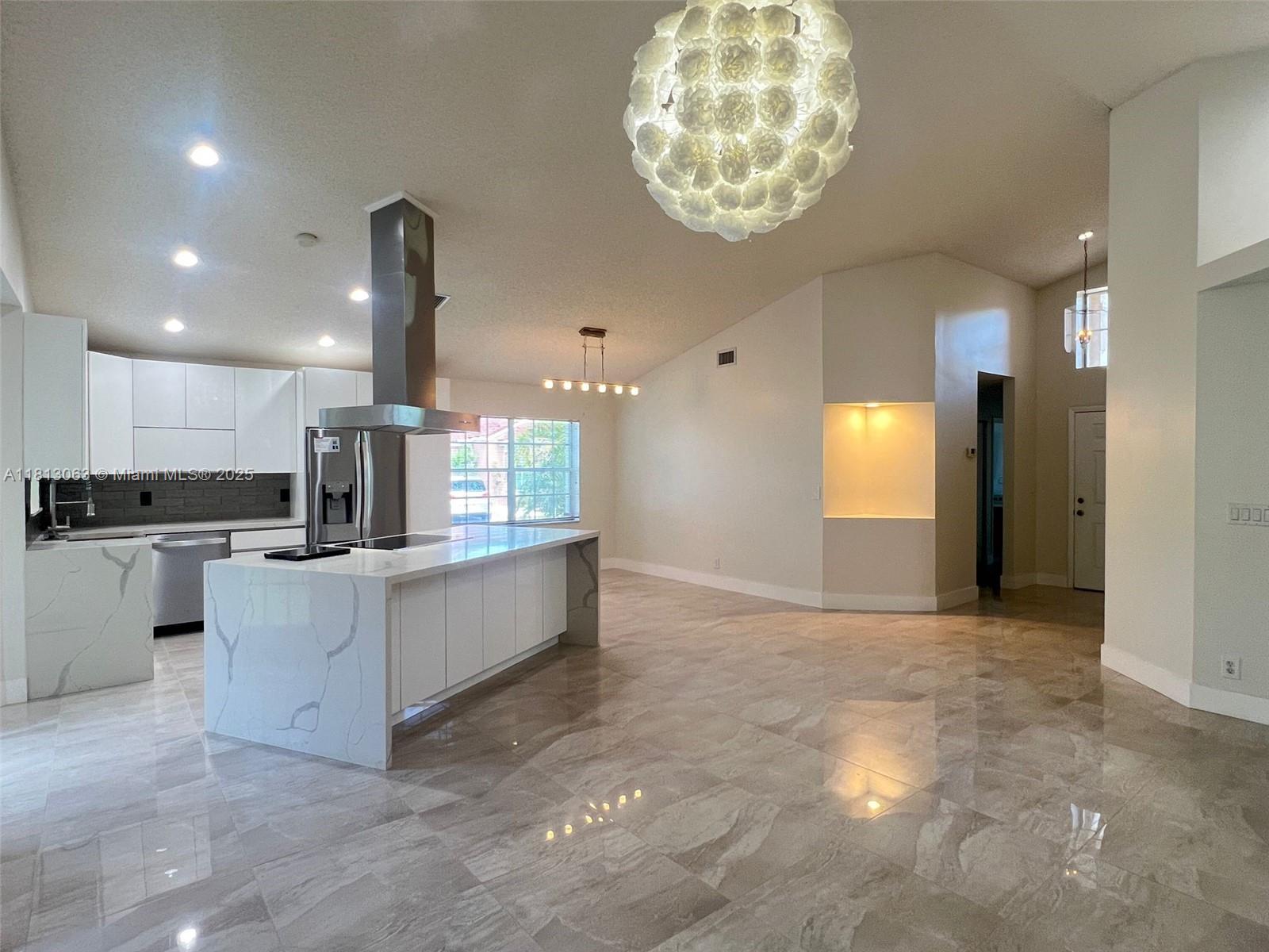 435 Somerset Way