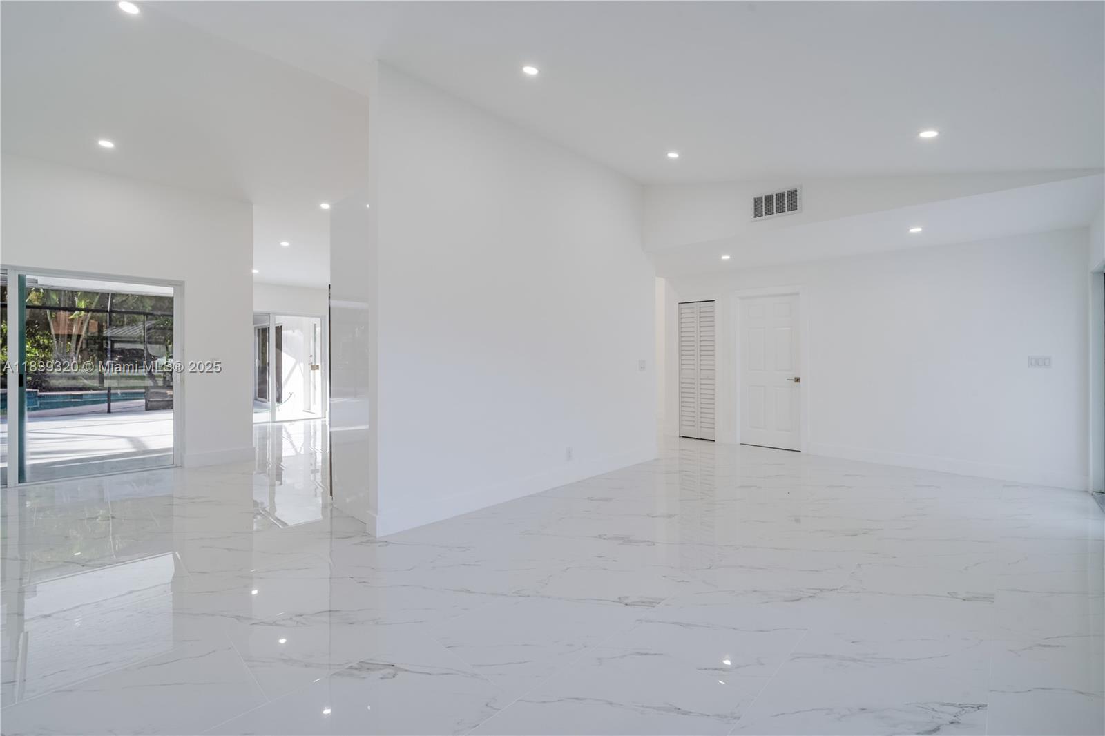 CYPRESS RUN - Residential