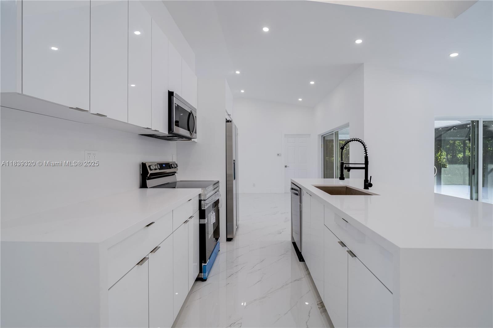 CYPRESS RUN - Residential